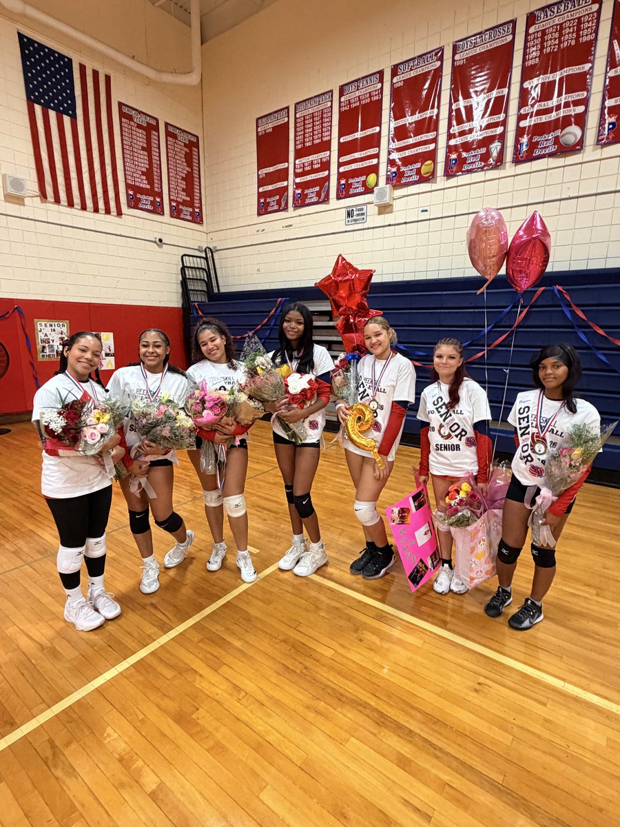 AD_Goldberg's tweet image. Congratulations to our @PeekskillDevils Senior Volleyball Players!