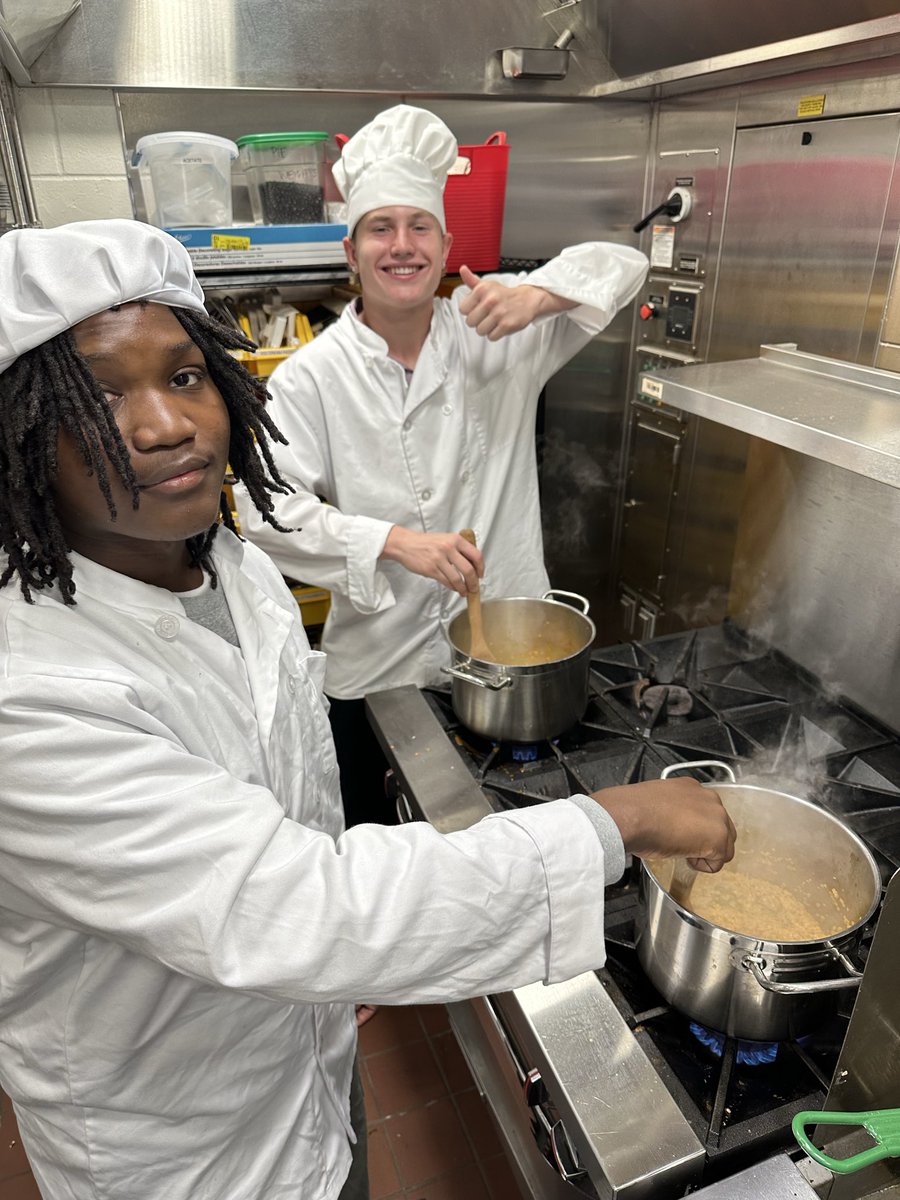 apexculinary's tweet image. CA 1 - Dal with naan 🫚🧄🧅🍅🫓