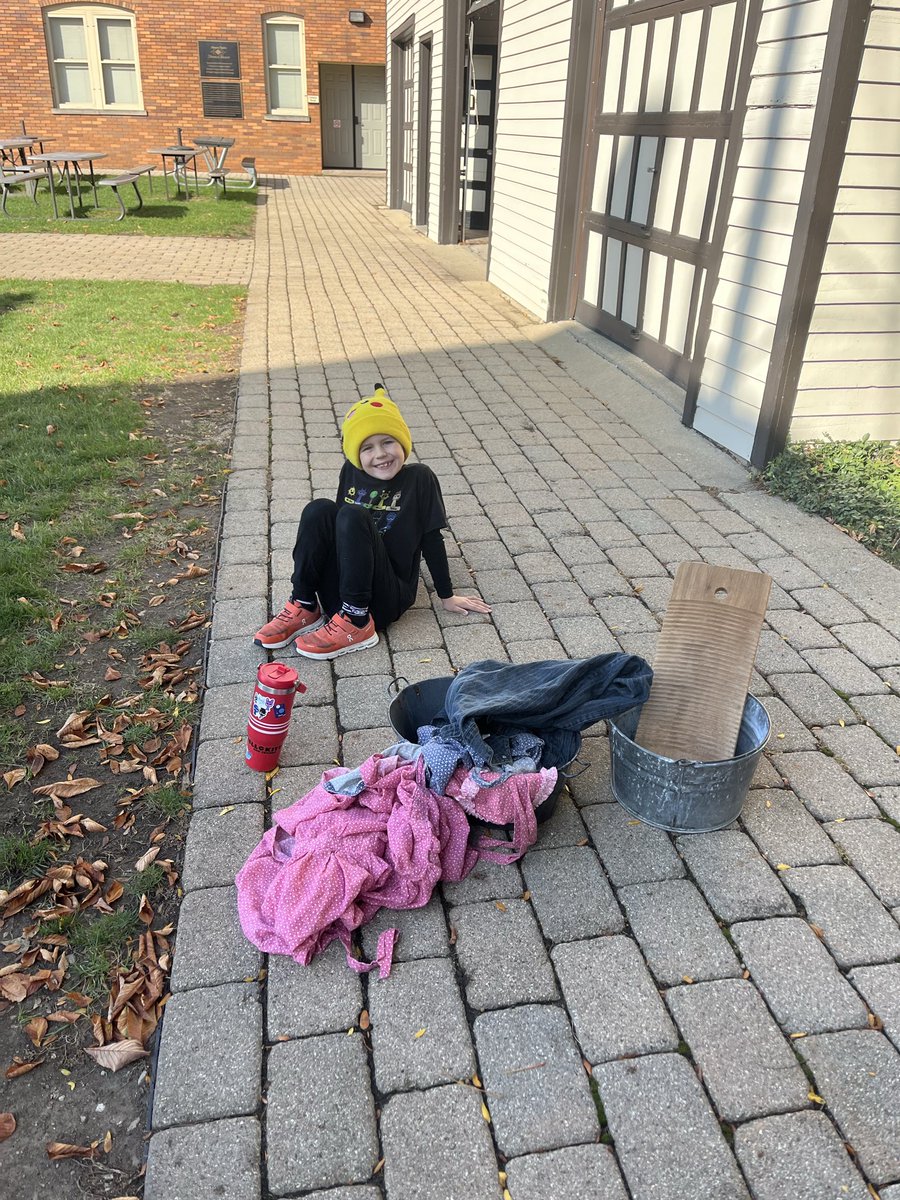 Mrs. Blau tweet media