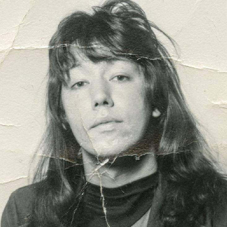 In 1974, I was a very impressionable 13-year-old sneaking into my brother's room to listen to his stereo. At the top of a pile of 8-Track tapes, was the debut album from KISS.

And that was the beginning my rock and roll journey.

Spurred by the sound of HIS guitar.  #RIPACE