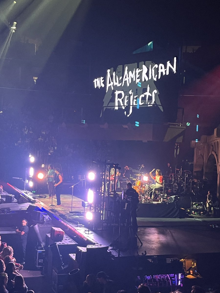 Peak millennial music right here