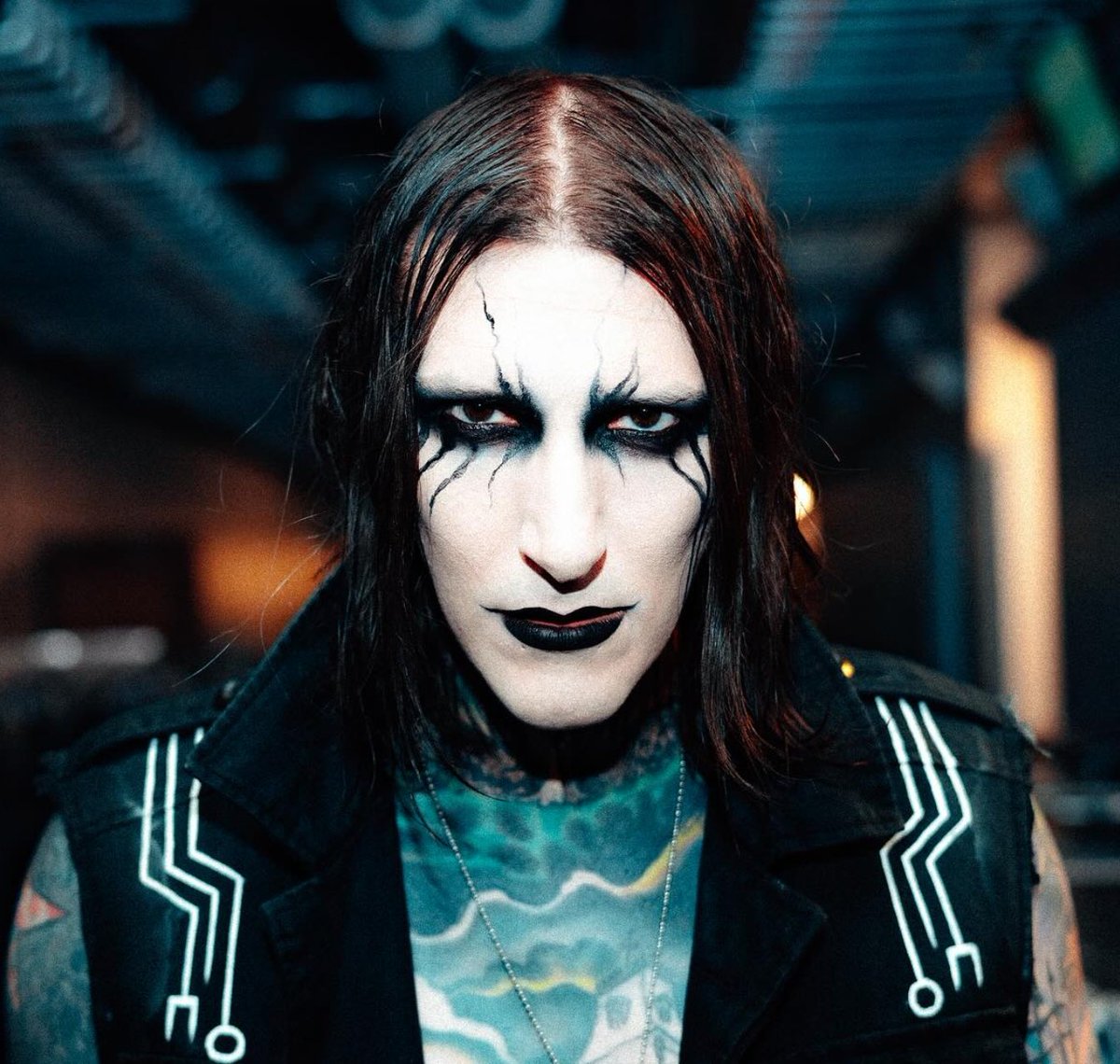 SOTSPodcast's tweet image. Chris Motionless (Motionless In White) was released on this day 39 years ago.

📷 Dan Virchow