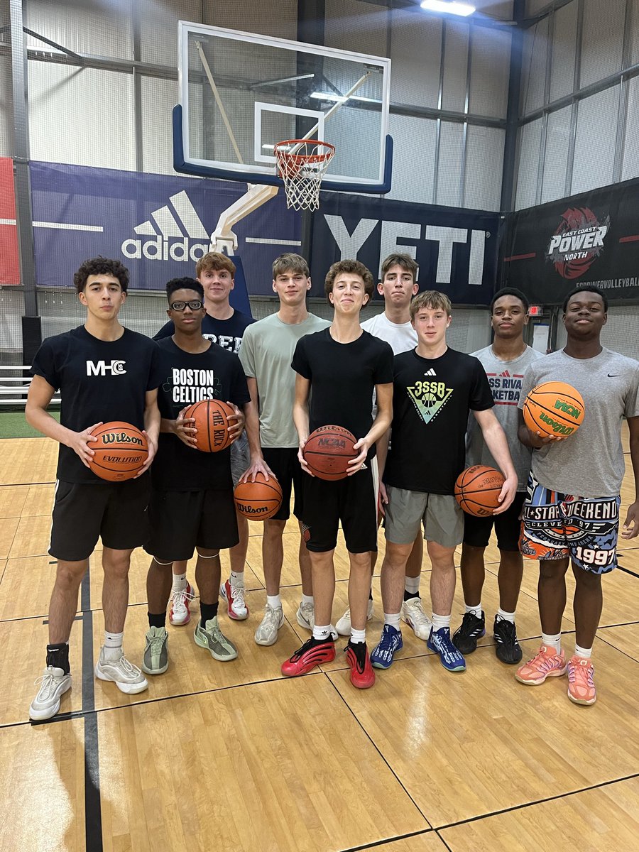 Great evening in the gym with our local guys:
Jordan Torres - Trinity NH, Kacyn Conner-Mansfield, Thomas Denton-Masco, Ryan O’Rourke-Bedford NH, Luke O’Connell-Bedford NH, Ben Whitten-Bedford NH, Marcus Magloire-St. John’s Prep, Josh Roux-Andover, Adler Honore-Medford