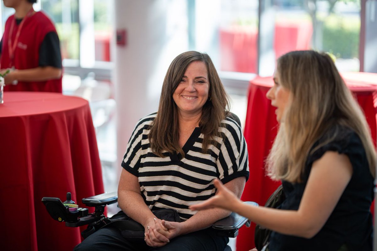 A time was had. 🥂😍 Thank you to all alumni who joined us for our annual Grand Reunion reception last weekend! And a special shoutout to Dr. Jerry Shapiro and his team of students who presented their new book at the event! 👏 👏 

#SCUECP #SantaClaraUniversity