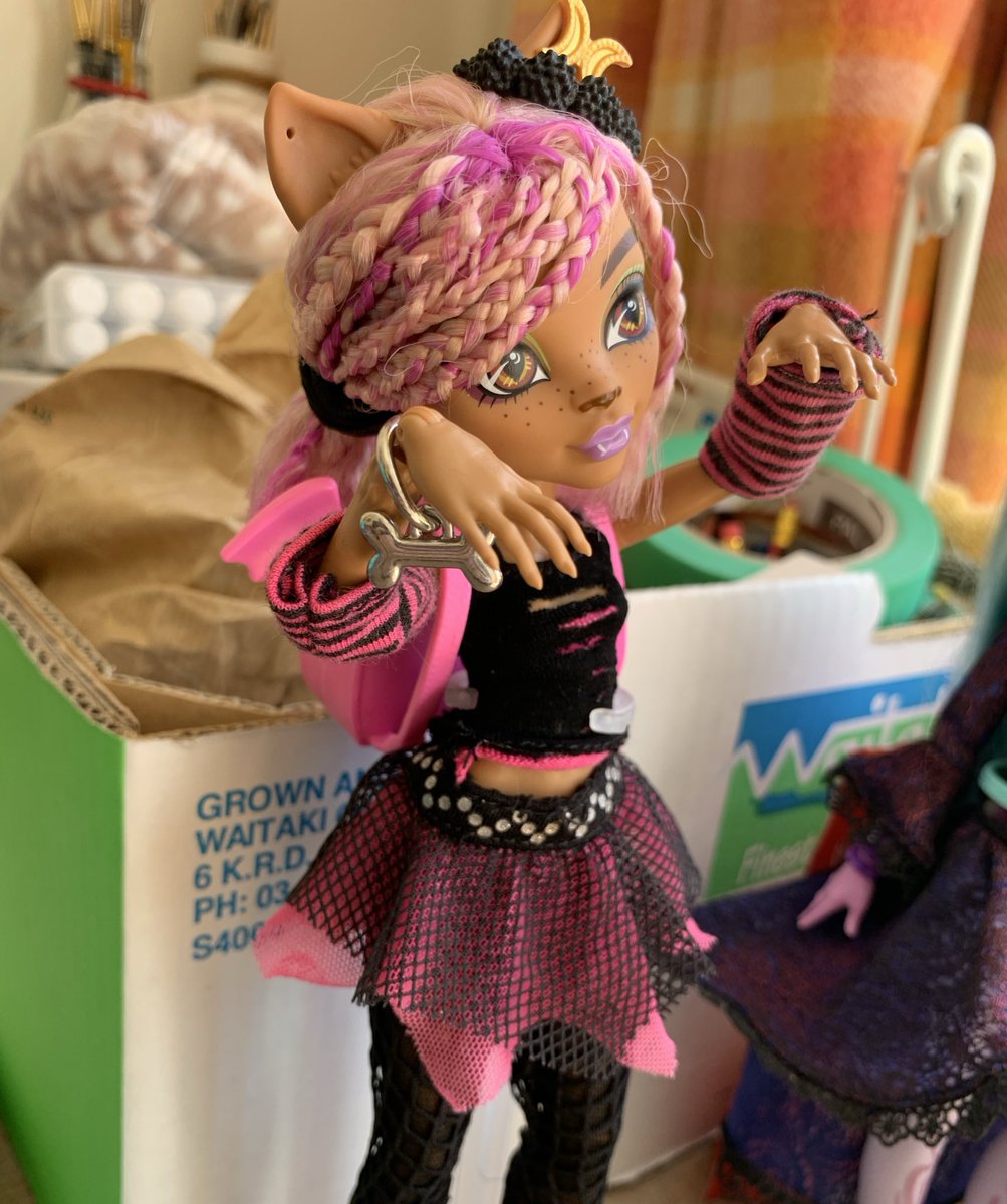 oleascustoms's tweet photo. scene queen https://t.co/3soawgdtJ8