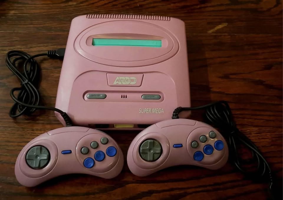 ZelSama Retro Gaming (@retro_zel) on Twitter photo un tipo estaba vendiendo esta consola hace un tiempo (Se vendió) me guarde las fotos por que me pareció re curioso el color que tenia. Bien aesthetic! XD
Obviamente es una NES pirata, no un Sega. un tipo estaba vendiendo esta consola hace un tiempo (Se vendió) me guarde las fotos por que me pareció re curioso el color que tenia. Bien aesthetic! XD
Obviamente es una NES pirata, no un Sega.