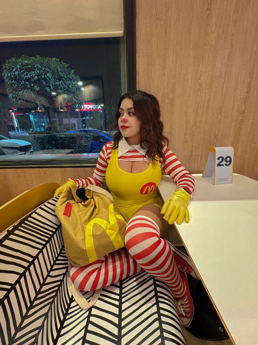 🍒 tweet media