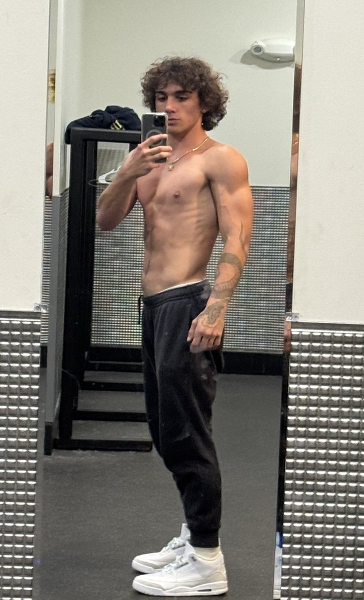 Your worthlessness is what fuels me. Submit, $end and, be satisfied (if you’re lucky 🙂‍↔️). 
#cashmaster #findom #god 
<a href="/diamond__here/">Diamond</a> <a href="/RT4MastersBR2/">RT4Masters 🔄 🌎</a>