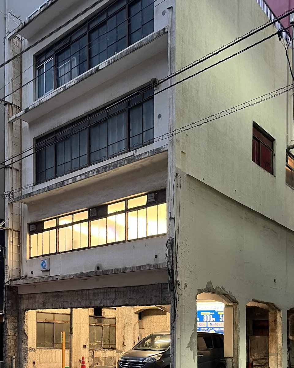 ioriiwaki's tweet image. 会場アクセスのご案内です。
NEORT++ (ネオルトツー)
馬喰町駅 C4出口から徒歩4分、まるかビルの3階になります。

1階は駐車場になっており少し分かりづらいですが、その奥に入口があります。
内部は打ちっぱなしのコンクリートで足元が少し不安定ですので、ご来場の際はお気をつけください。