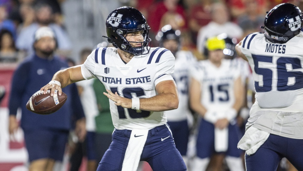 FantasyGuru.com (@fantasygurusite) on Twitter photo Fantasy Guru's Triple Option gets us ready for the #CFB #DFS Week 8 Friday slate by breaking down the games on #FanDuel & #DraftKings
CFB DFS Week 8 | Friday Night Lights 🏟️
by <a href="/ScottBondar/">Scott Bondar</a>
👉fantasyguru.com/cfb-dfs-breakd…
#NCAAF #NCAAFootball Fantasy Guru's Triple Option gets us ready for the #CFB #DFS Week 8 Friday slate by breaking down the games on #FanDuel & #DraftKings
CFB DFS Week 8 | Friday Night Lights 🏟️
by <a href="/ScottBondar/">Scott Bondar</a>
👉fantasyguru.com/cfb-dfs-breakd…
#NCAAF #NCAAFootball