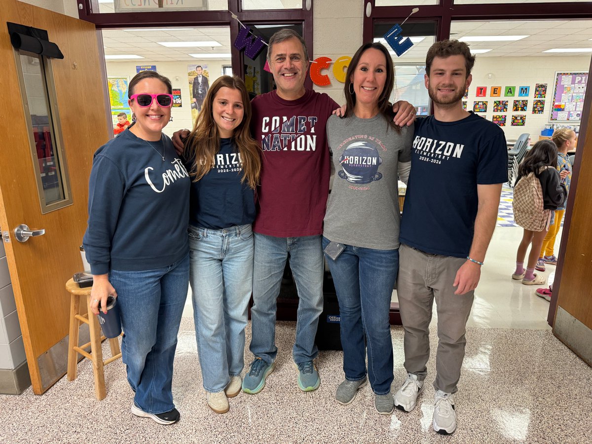 HorizonElem's tweet image. We have the best staff at Horizon! As busy as they are, they always make time to show some school spirit! #OneLCPS @LCPSOfficial