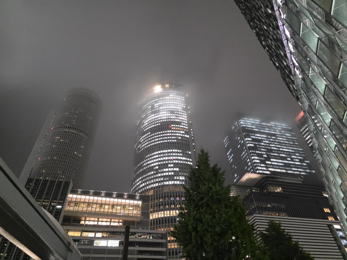 HolyShiru's tweet image. A shot from yesterday at Nagoya Station. Who said that Nagoya is boring?
#名古屋