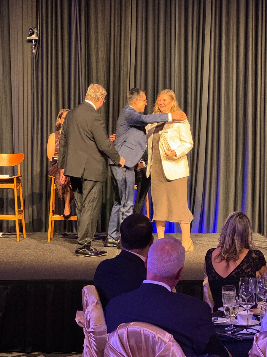 HydrocarbonProc's tweet image. SLB wins Best Deepwater Technology for Well Radar™ and Best Drilling Technology for Stream™. Recognized for innovation that enhances offshore performance.
E2Awards.com
#E2Awards25 #EnergyExcellence