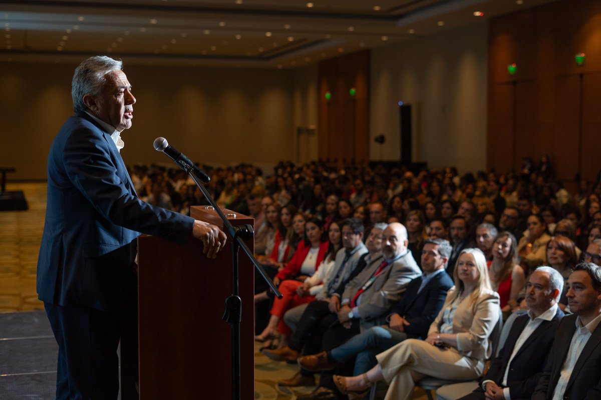 Estuve presente en la apertura del ll Congreso de Salud Mental Mendoza 2025, encabezado por el gobernador <a href="/alfredocornejo/">Alfredo Cornejo</a>.
Un espacio clave para fortalecer la formación, el trabajo interdisciplinario y el compromiso con una salud integral para todos los mendocinos.