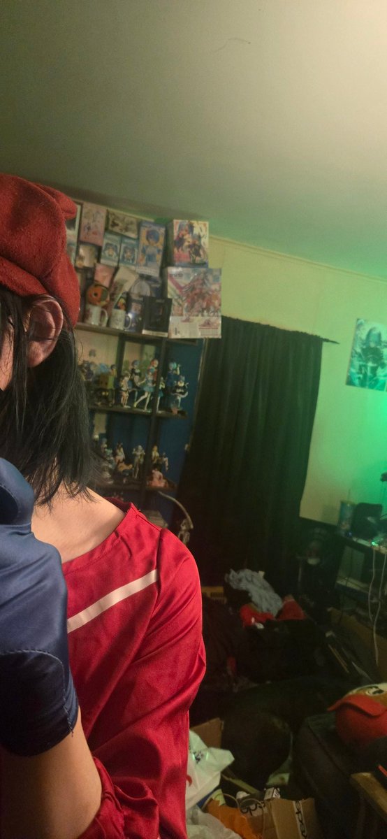 SM173R's tweet photo. Hair is dyed, fit is complete and con is tmrw through to sunday!!! Im super excited! https://t.co/8IOY9CAkzt