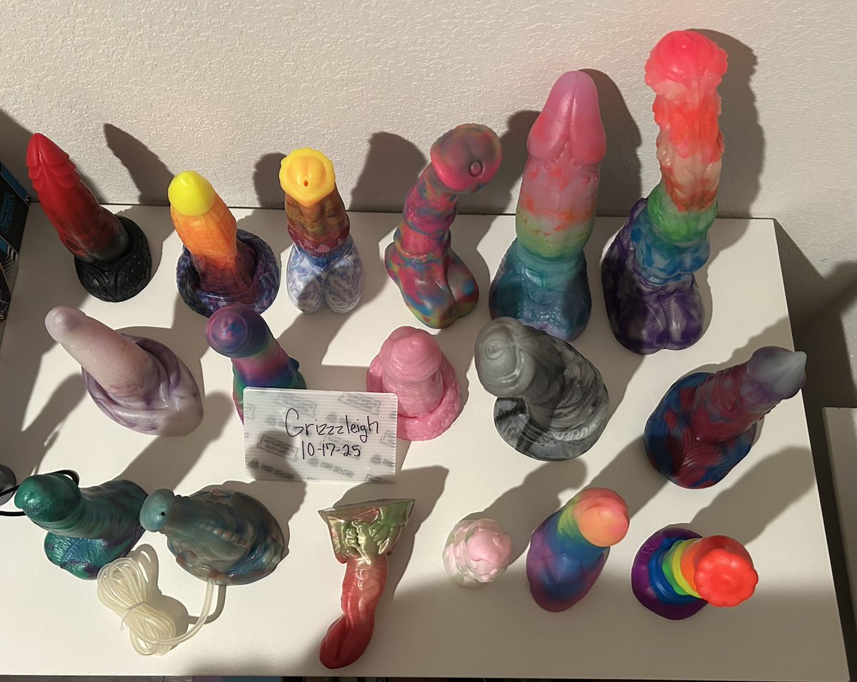 grizzzleigh's tweet photo. I’m still here! (Sorta lol) life and stuff, y’know. Have some dingles! (pr1ces are way negotiable, these are just for r3ddit) #dongsales https://t.co/2whOJHx8ch
