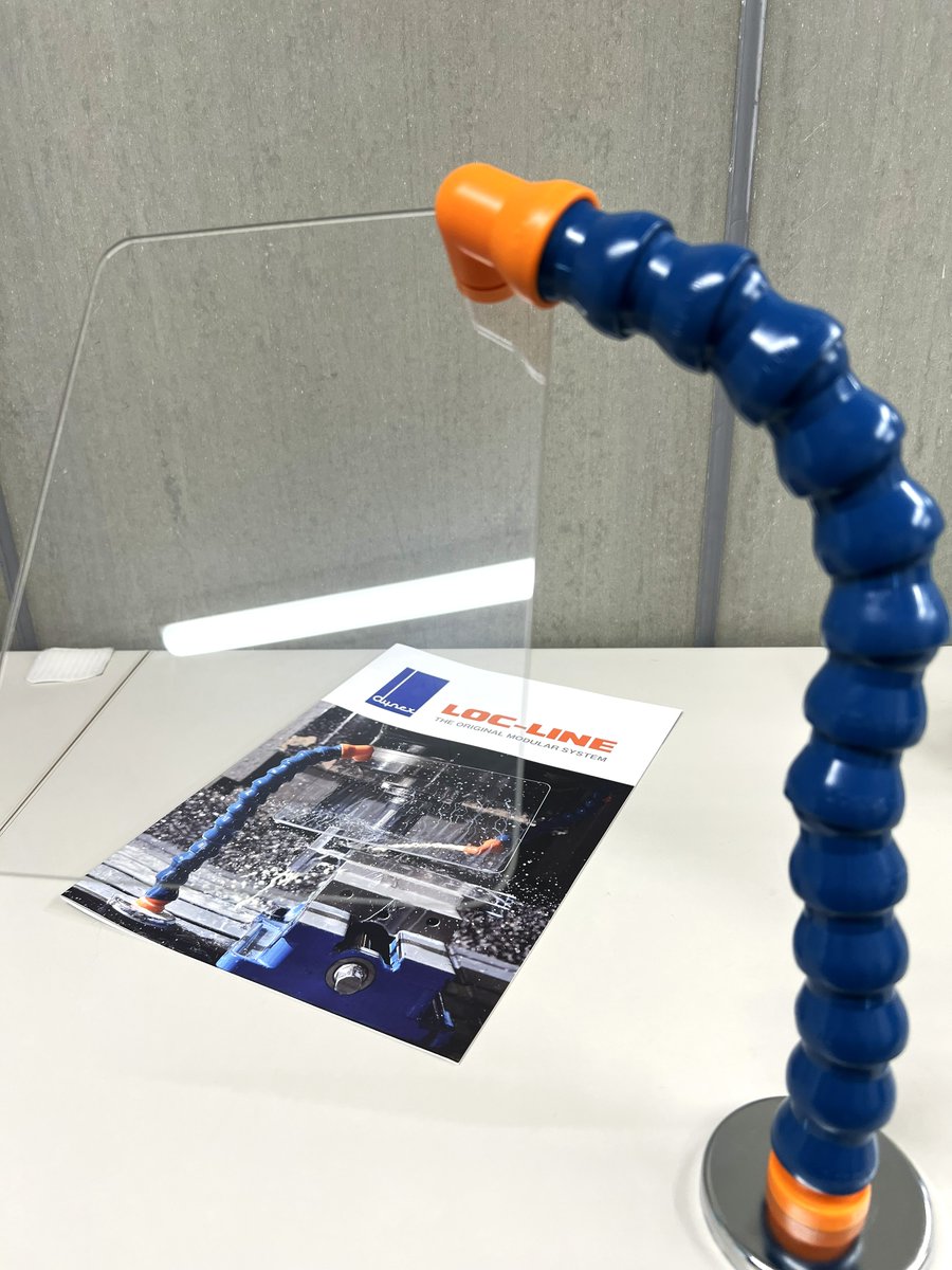 DynamicToolsDT's tweet image. カタログ表紙にも採用されているロックラインシールドキット🛡
自由に曲がるフレキシブルホース、マグネットベースで簡単固定。
切削チップやクーラントの飛散を防ぎます。
 #ロックライン  #工作機械  #切削加工 #飛散防止 #ものづくり
📺 youtube.com/watch?v=rnLckF…