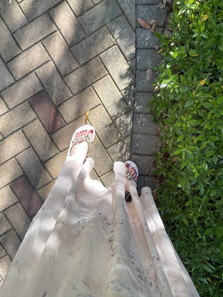 ipgrb4's tweet image. 나는 거기서 그것이 자고 있는 것을 보았고, 인사하러 가야 할지 망설였습니다. 하하.😃