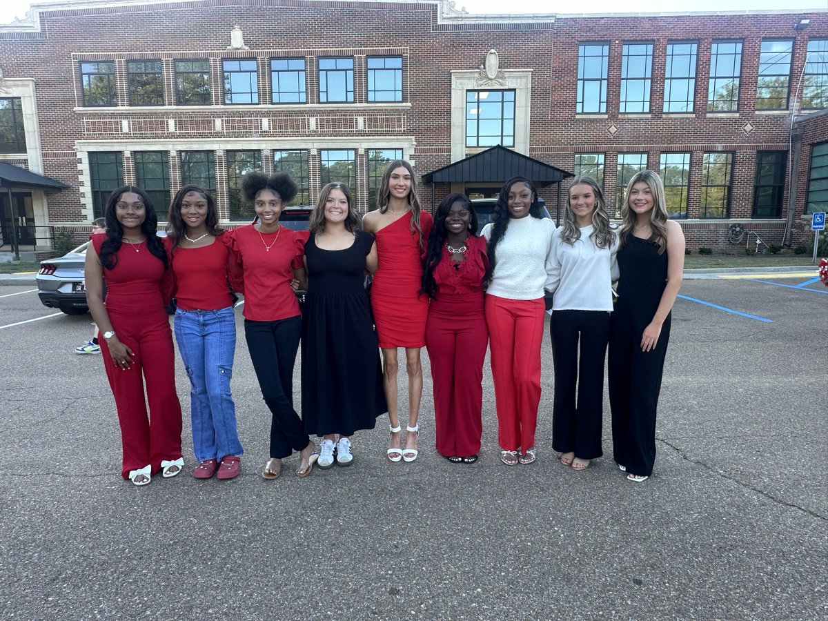 Deanna Lowery tweet media