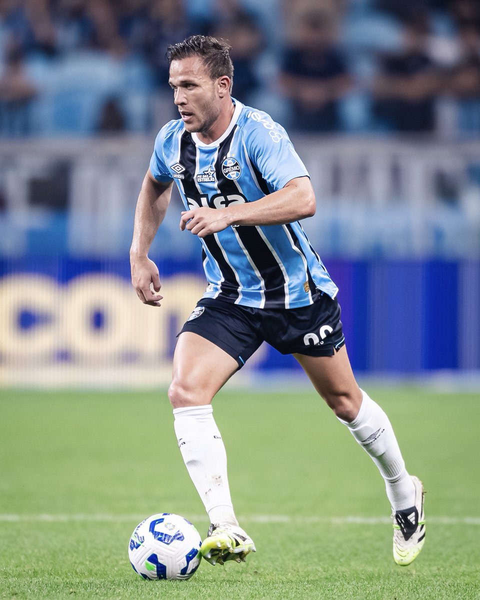 arthurhromelo's tweet photo. Trabalho, foco e mais três pontos importantes pra seguir na caminhada. ⚽️💪 https://t.co/U2y3QsevjM