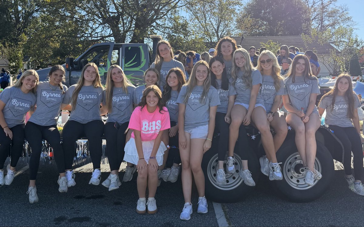 2025 Homecoming Parade  💙🤍💙