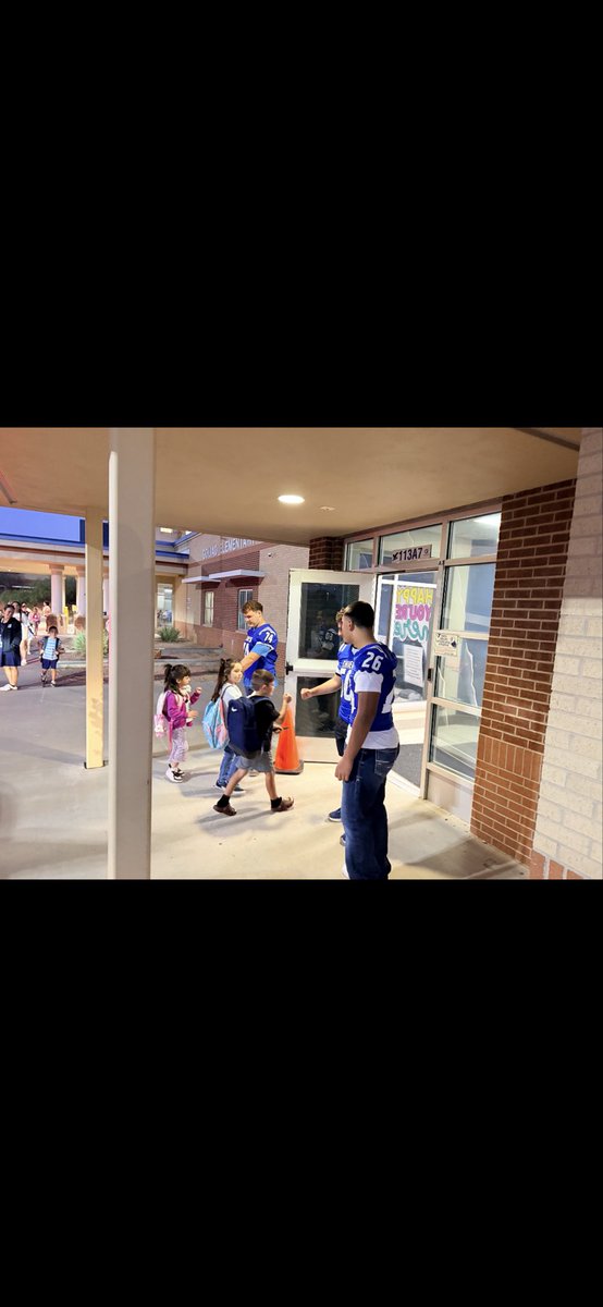 Meet and Greet with the CHIEFS! <a href="/sa_lakeviewHS/">Lake View High School</a>