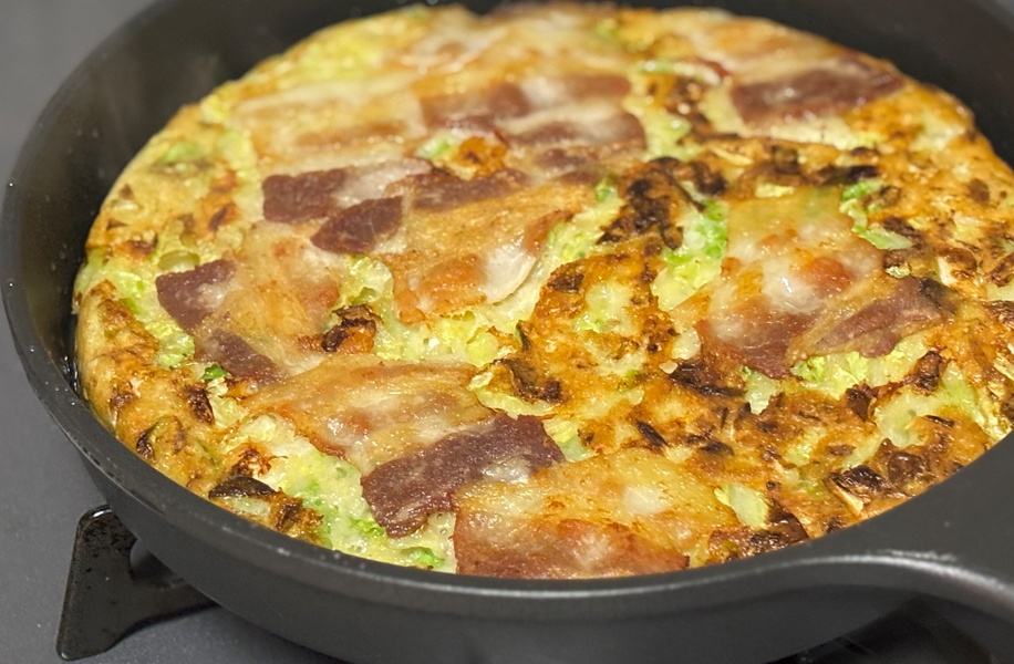 forum_store's tweet image. 冷凍餃子フライパンチャレンジから生まれたフライパンでギョーザを焼いてみました！他の調理にも便利です👍お好み焼きやバナナブレッド、スパニッシュオムレツなど、焼きそばもバッチリ。餃子6個でもきれいに羽根つき餃子が焼けました！
forumstore.jp/collections/al…
#4w1h #羽根つき餃子 #お好み焼き