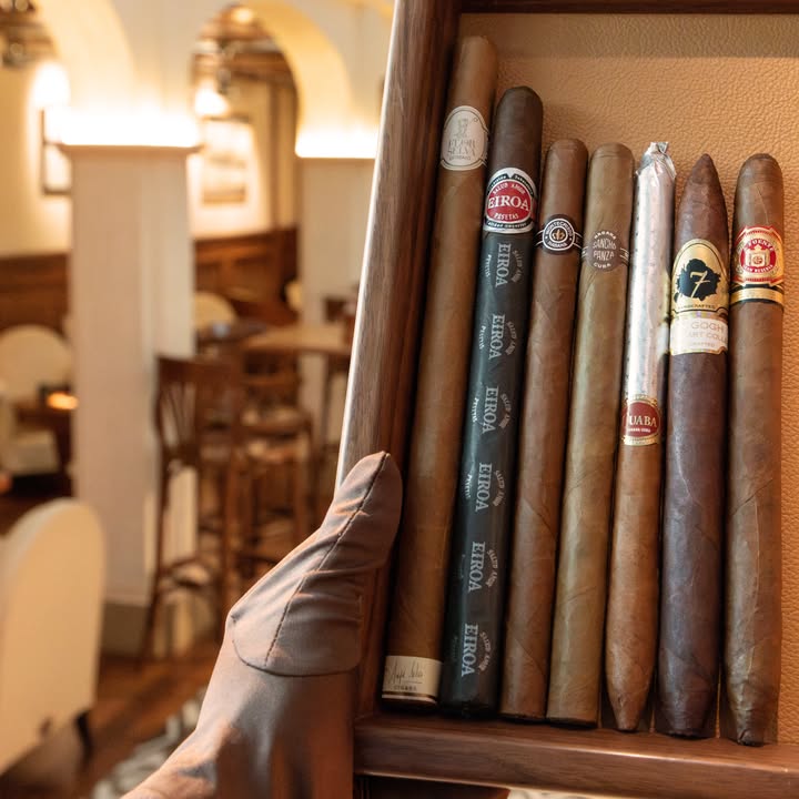 Meet the giants from our latest  line-up 💥: 

🔥 Flor De Selva – Extremo (50 x 279.4 mm) 🇭🇳
🔥 Eiroa - CBT 51 (50 x 254 mm) 🇭🇳
🔥 Montecristo – A (47 × 235 mm) 🇨🇺
🔥 Sancho Panza – Sanchos (47 × 235 mm) 🇨🇺
🔥 Cuaba - Bariay (47 x 232 mm) 🇨🇺
........