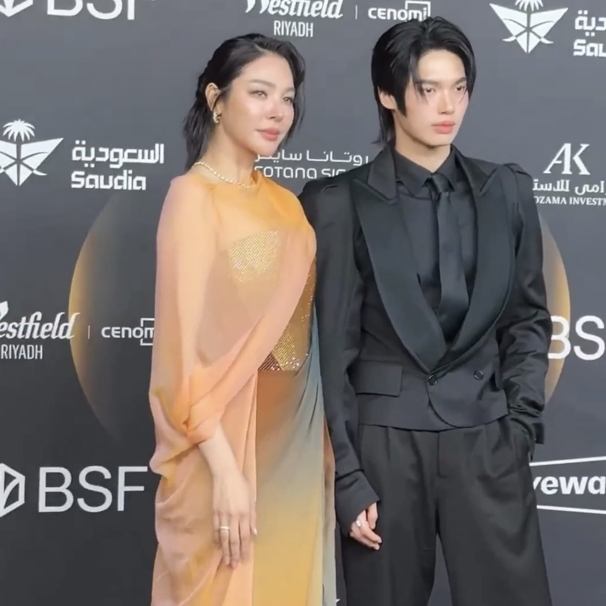 MWmetawink's tweet image. ✨ สูทสวยมาก คุณชายสุดๆ 🖤❤️🔥
WIN AT RIYADH FW 2025
#RFW2025xWin #winmetawin
#RFW2025 #RiyadhFashionWeek