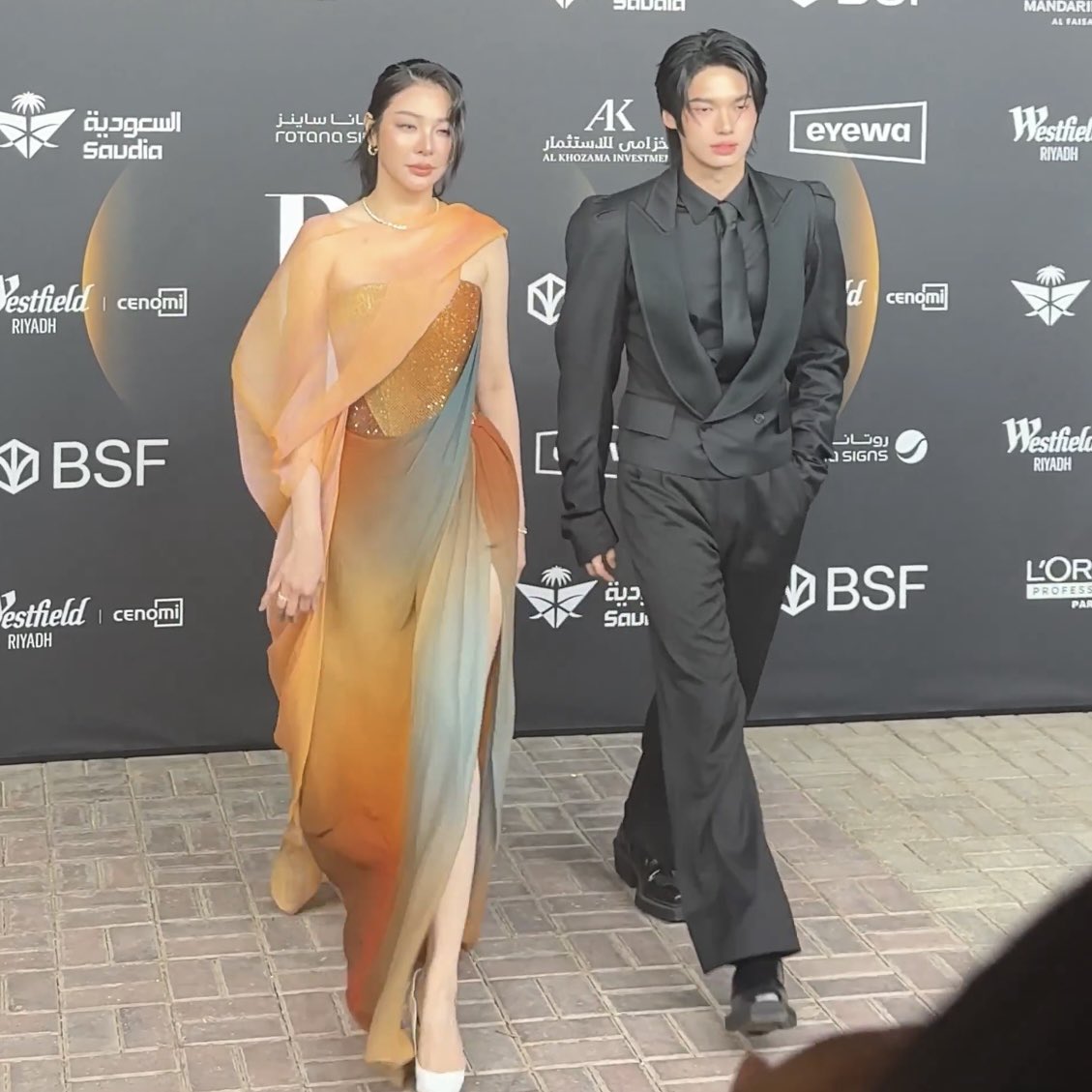 MWmetawink's tweet image. ✨ สูทสวยมาก คุณชายสุดๆ 🖤❤️🔥
WIN AT RIYADH FW 2025
#RFW2025xWin #winmetawin
#RFW2025 #RiyadhFashionWeek