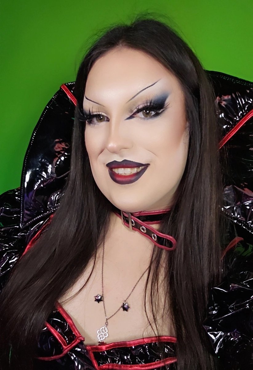 SpookySnowflake tweet media