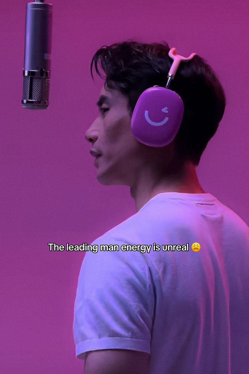 Manny Jacinto behind the scenes of ‘Hyperdrive’.

📸: tryquinn on TikTok.