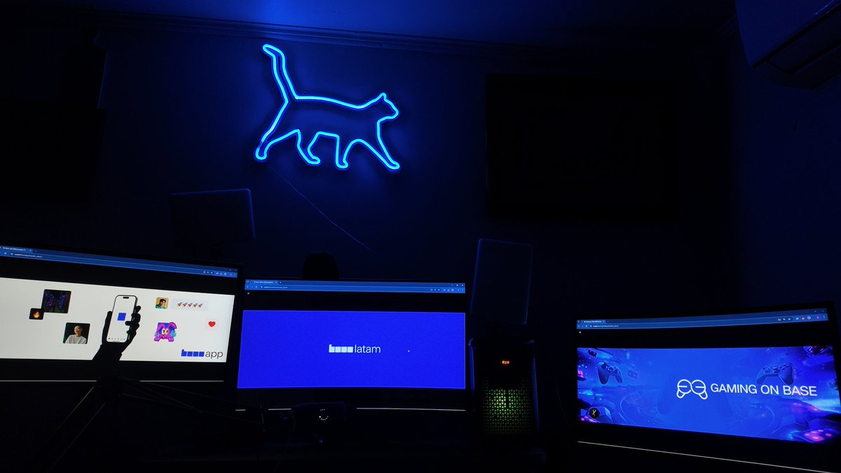 CaBsCrypto's tweet image. Everything in Blue 🔹🔷

#baseLatAm  #base