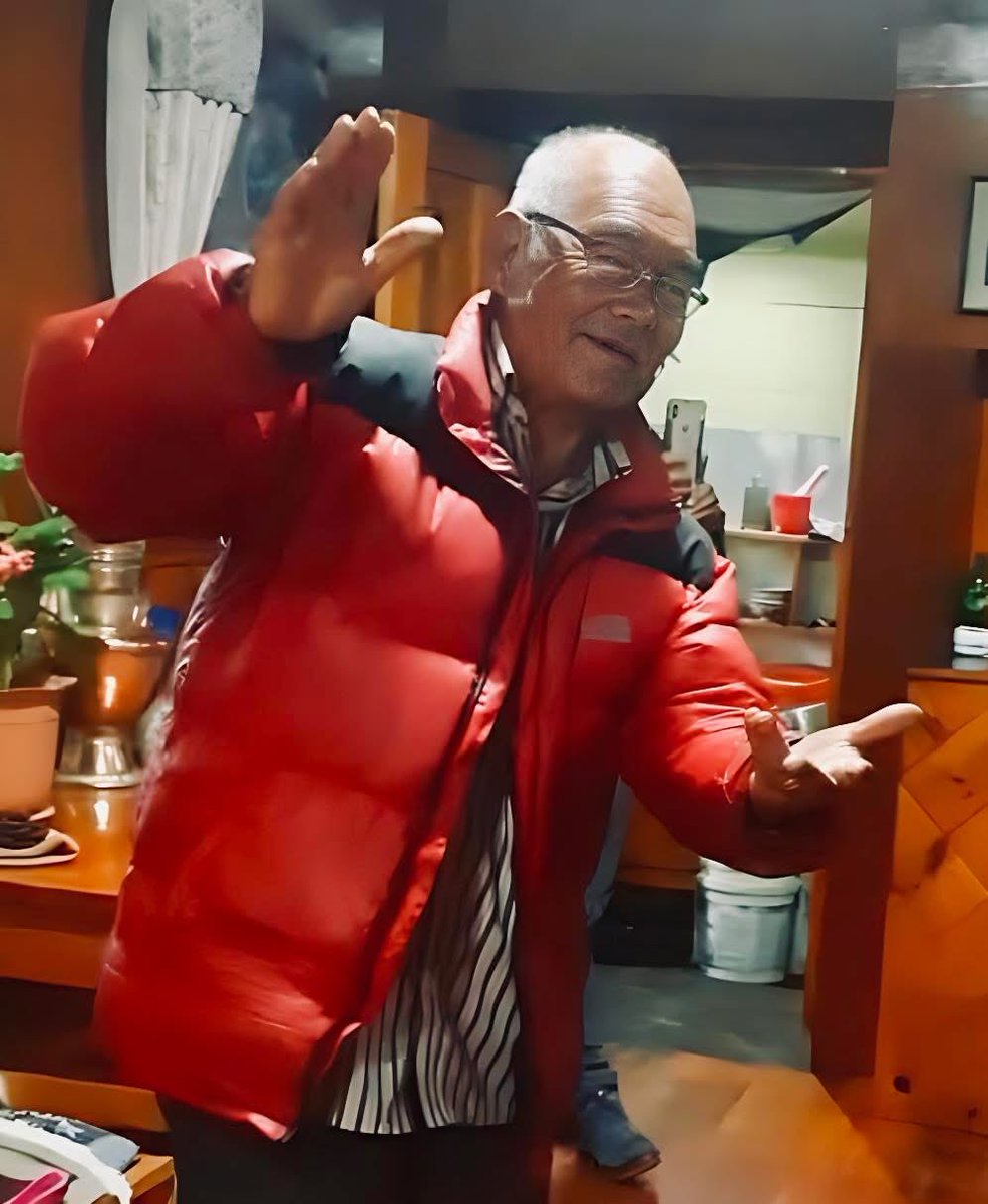 RONBupdates's tweet photo. Sad News: Kancha Sherpa who was the last living member of the Tenzing-Hilary Team that climbed Everest for the first time in the history has passed away. 😢 https://t.co/juJKDJg97f