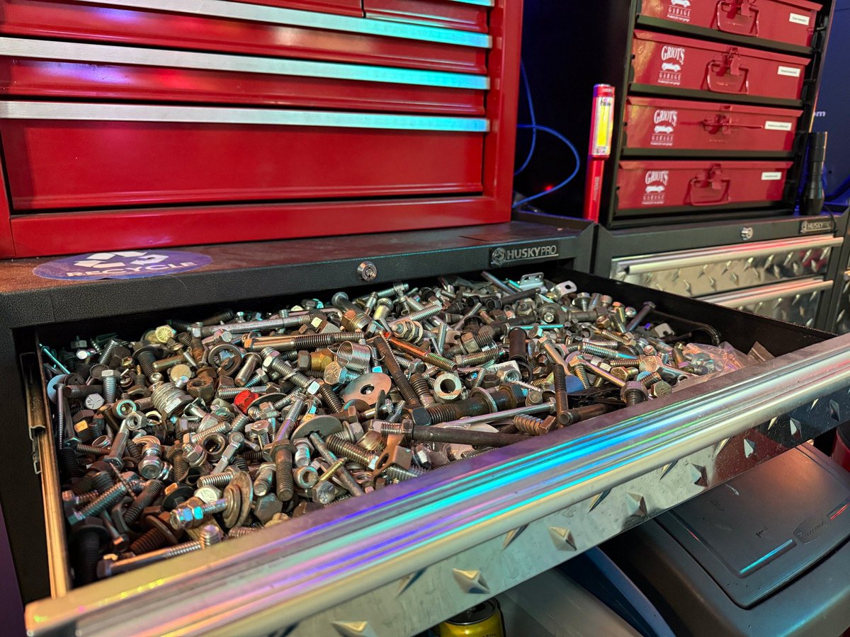 davepl1968's tweet image. For every mom that has a junk drawer in the kitchen...