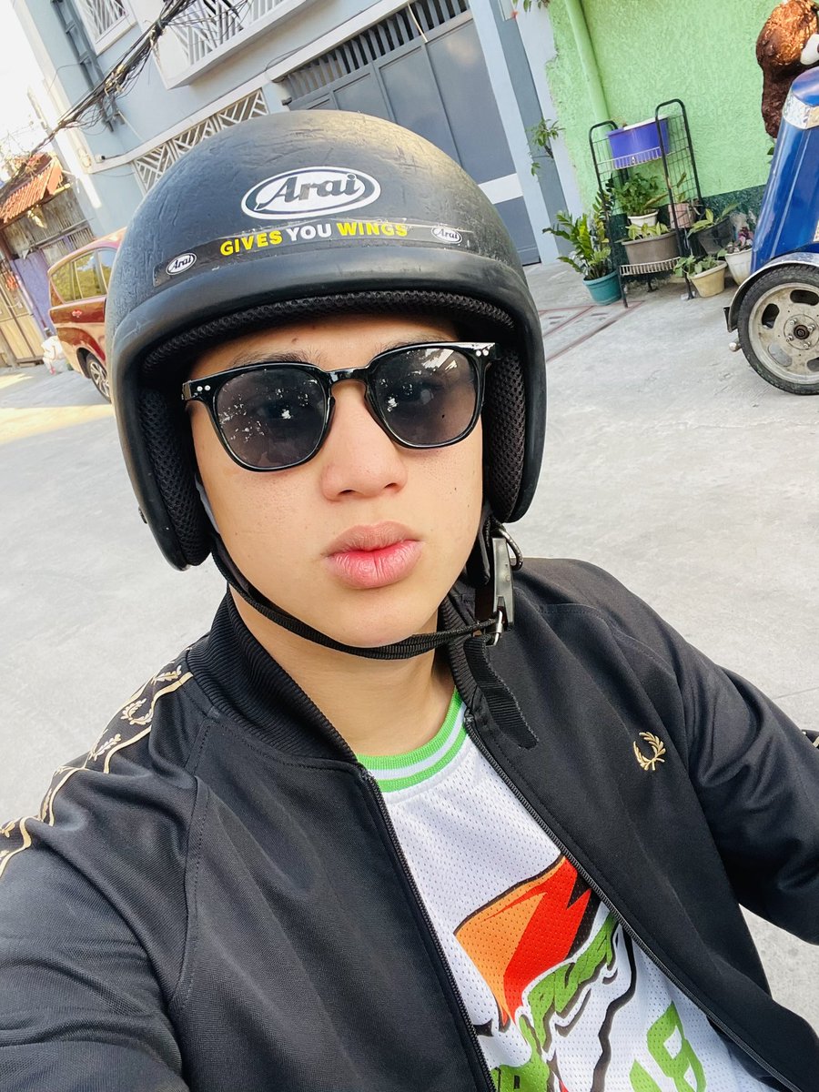 Calvingab18's tweet photo. Otw na si pogi sa order mo! 😎🛵 https://t.co/0iPobaVTJe