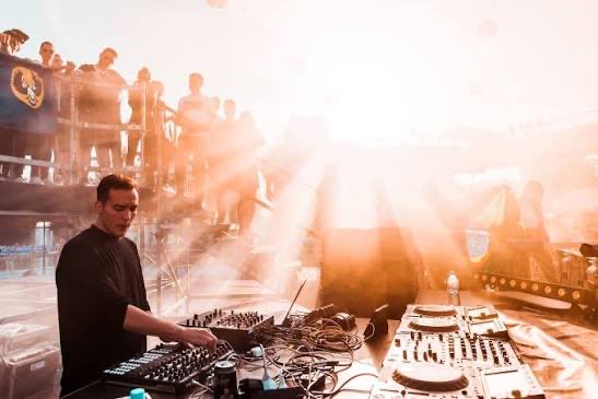 CaesarPower's tweet image. Ben Böhmer, at last In @MDLBEAST, thank you 🙌