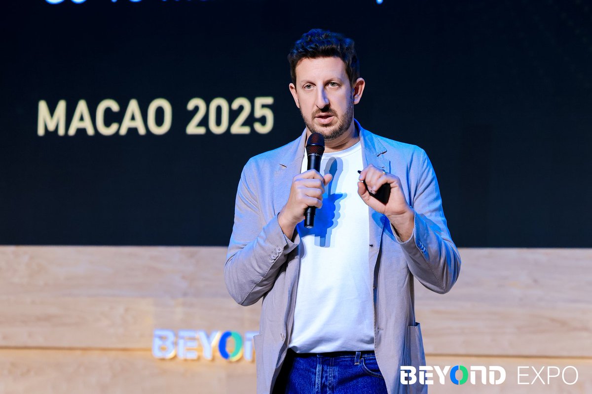 🤖 How close are we to building machines that think like humans?  At the BEYOND Expo 2025 Founder Talk, Zack Kass, AI Futurist and Former Head of Go-To-Market at OpenAI, shared his vision for creating machines that could one day rival the intelligence of the human brain.

🎥