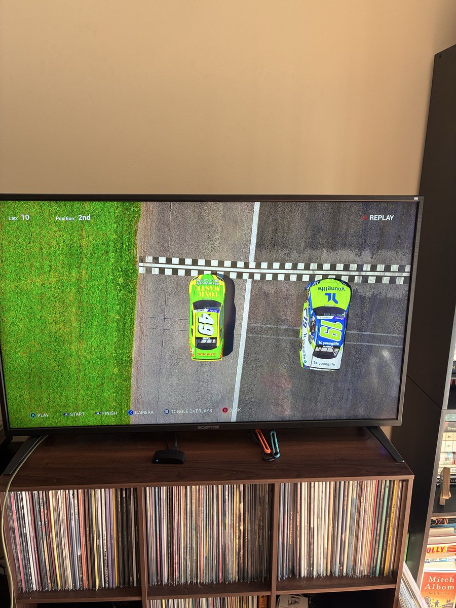 austin991256's tweet photo. Sheesh what a drive.. 
@Aric_Almirola https://t.co/MEblc7ZowL