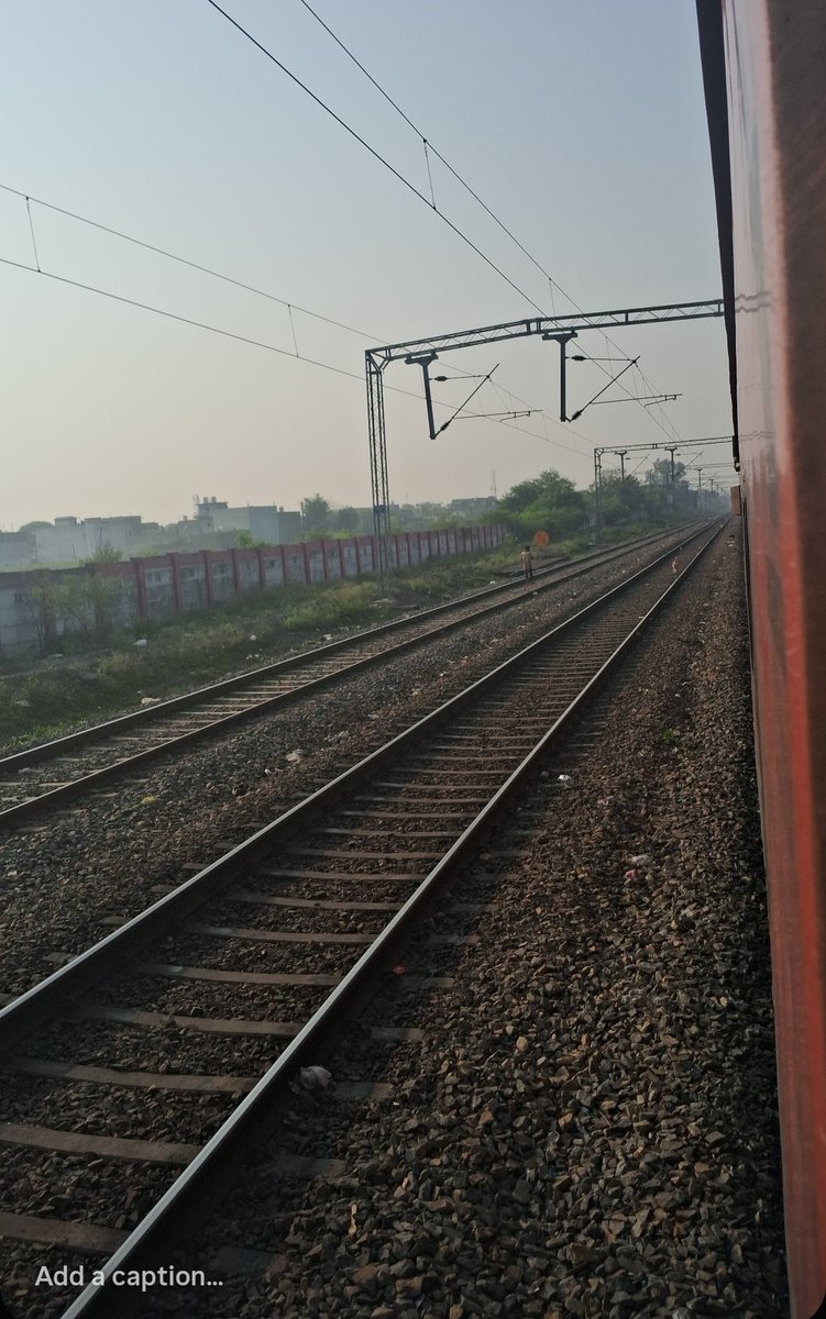 codingflu's tweet image. Bus ek ghante aur  fir  hometown 😋