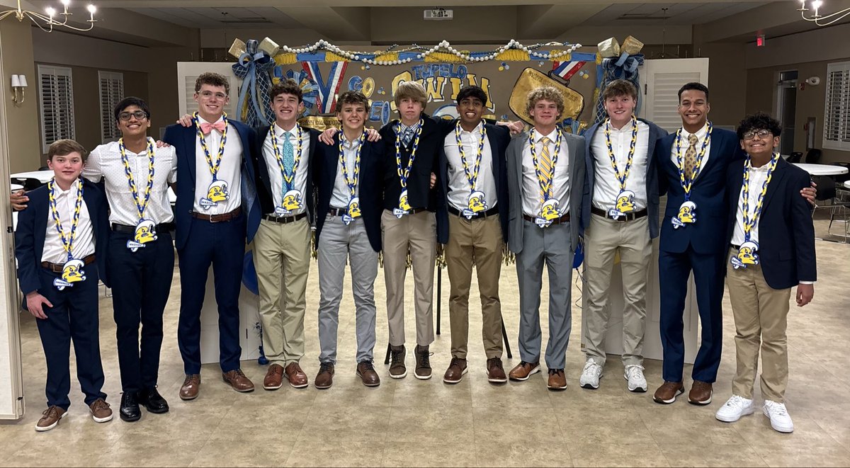 TupSwim's tweet image. State Dinner 🏊‍♀️ 🌊 
#carbloading #lgw #floodwarning