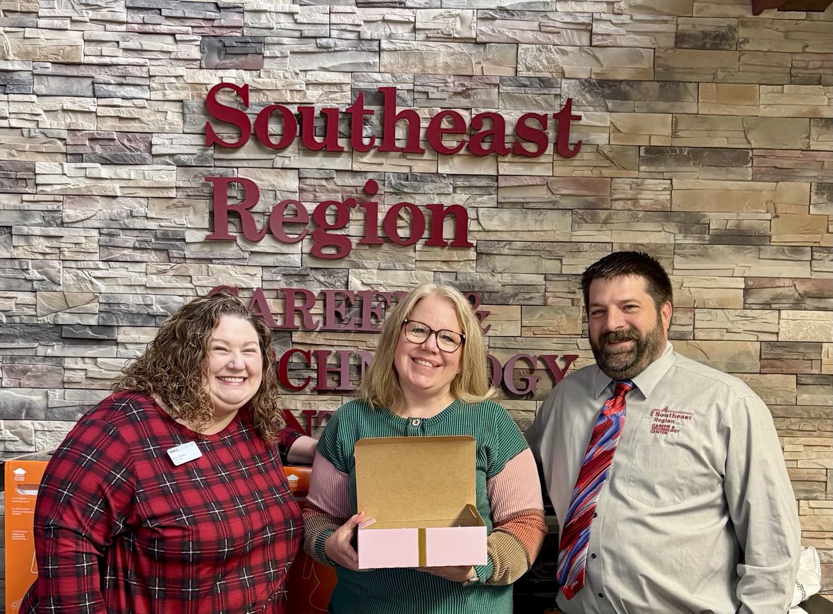 Lisa Karch tweet media