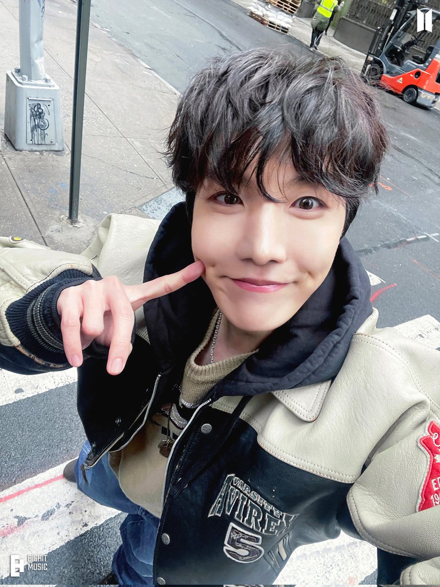 I vote #jhope for #2025MAMAVOTE

Let's go, Hobi!