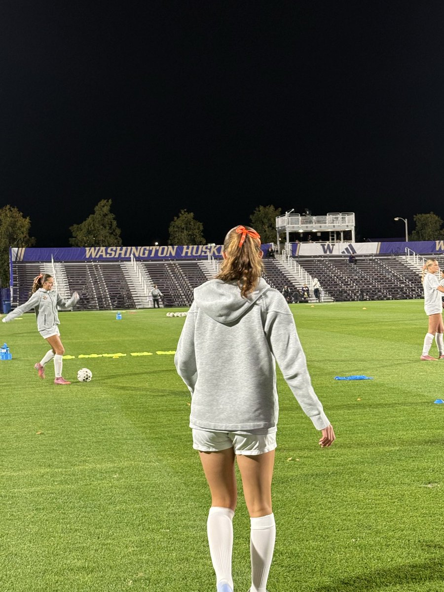 GopherSoccer's tweet photo. More than just a game 🧡

For today’s match, we’re sporting orange ribbons to show solidarity with @UW_WSoccer women’s soccer player Mia Hamant, who is battling leukemia. 

We’re inspired by your fight, Mia🧡

#ShutOutCancer https://t.co/Wpdsai8ILB