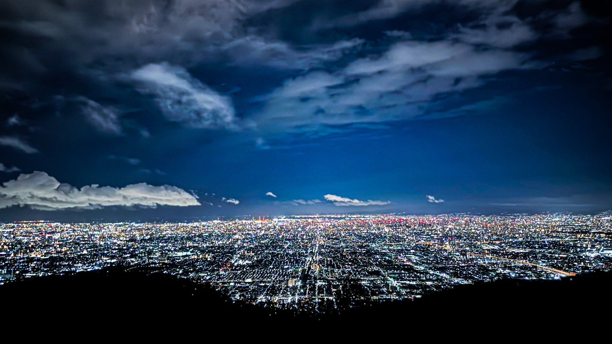 夜中に夜景✨️
大阪のほぼ全土が見える位置👀