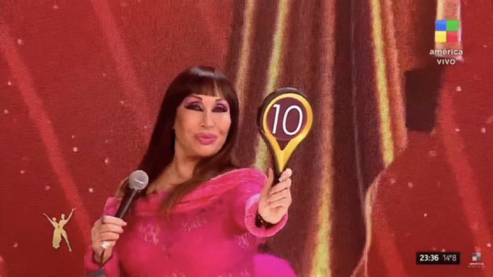 Momi Giardina es lo mejor que le pasó a esta era digital y televisiva 

#MasterChefCelebrityArgentina