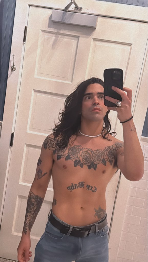 6:00 am 🌙 tweet media