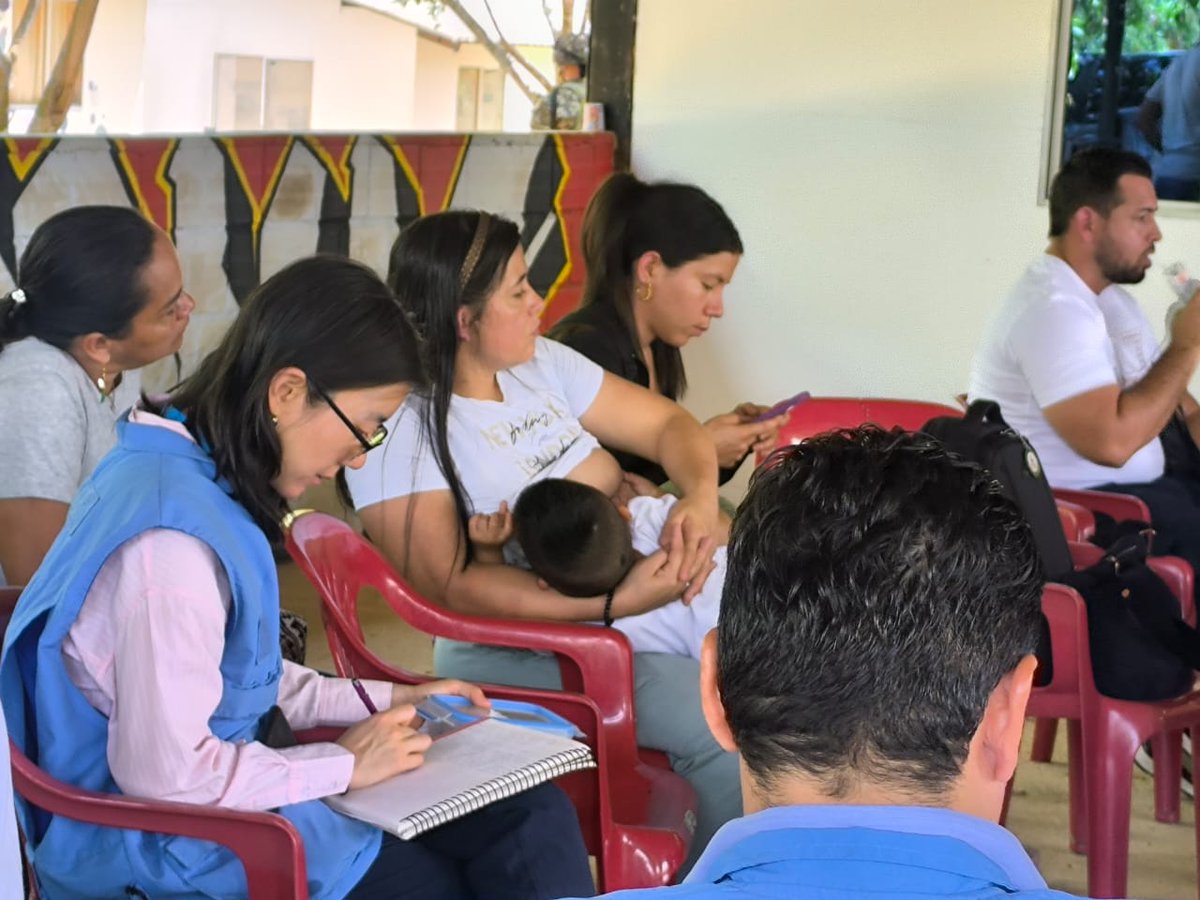 CNRCOMUNES's tweet photo. #FelizJueves En Agua Bonita se reunió el #PMUV con instituciones y comunidades.
Lo urgente quedó claro, las garantías de seguridad son insuficientes esquemas con fallas, falta de combustible para talleres, la ausencia de la @UNPColombia en la mesa y el atentado contra un líder local exigen respuesta inmediata.
No podemos normalizar la vulnerabilidad✊