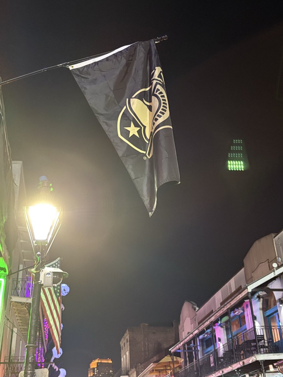 Sam Houston tweet media