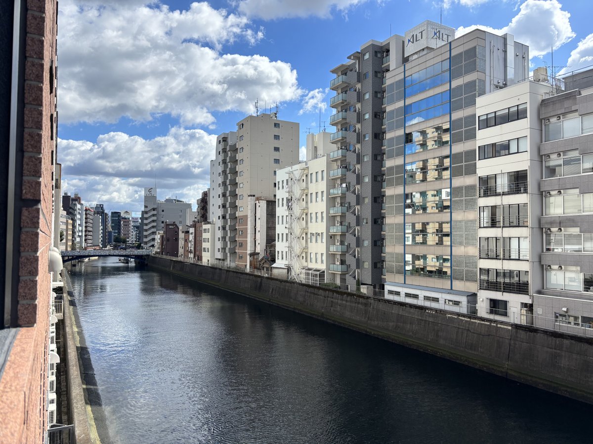 Jnets_Itd's tweet image. おはようございます☀️
今日の秋葉原は晴れ！なんだか久しぶりに青空を見た気がします😌
空が青いと気分もスッキリしますね🌿

#企業公式つぶやき部
#企業公式相互フォロー祭り